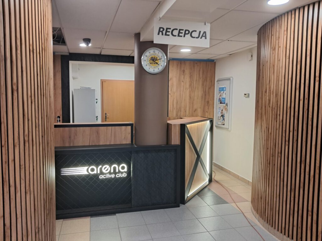 Lada recepcyjna w stylu loftowym